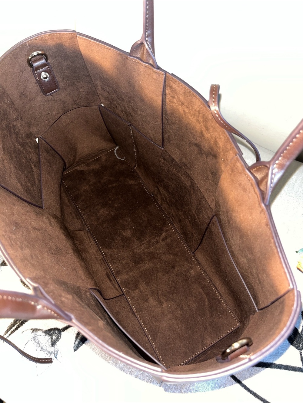 Verano Hill Karina Wood or Chocolate Brown Woven Medium Tote Bag - Picture 7 of 9